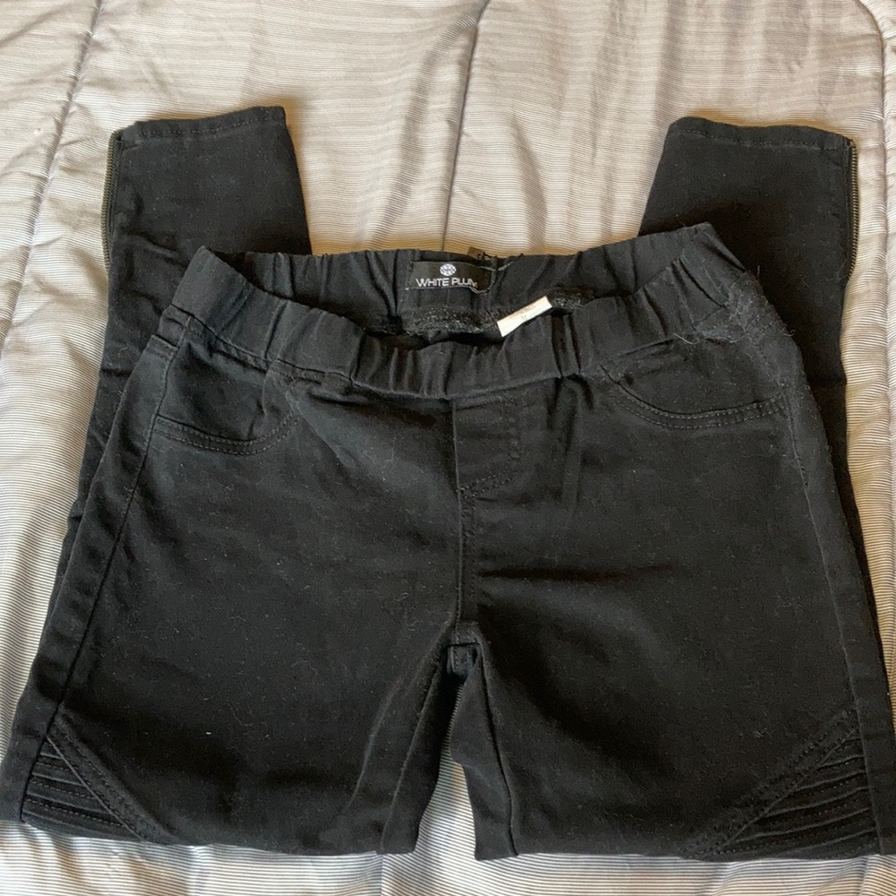 White plum skinny pants
